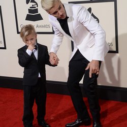 Justin Bieber et son frère  sur le tapis rouge des Grammy Awards 2016