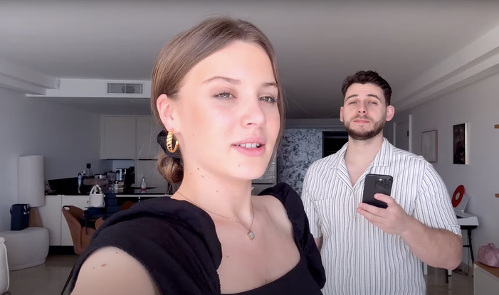 Carla Lazzari et Jeck dans le clip de "M'envoler" version acoustique