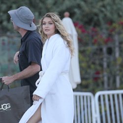 Gigi Hadid sur le tournage du nouveau clip de Calvin Harris à Malibu