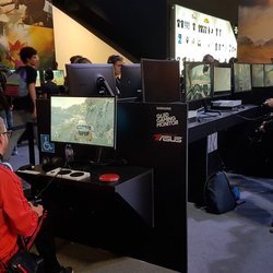 Très bonne initiative : le stand Xbox était 100% accessible et arborait fièrement l'Adaptative Controller qui offre un accès amélioré aux personnes en situation d'handicap.