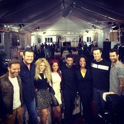 Shakira : on s'est posé avec @Oprah sur le set de #TheVoice pour #NextChapter sur @OWNTV. A ne pas rater le 2 juin !   