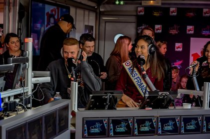 M Pokora et Miss France 2019 - Manu dans le 6/9