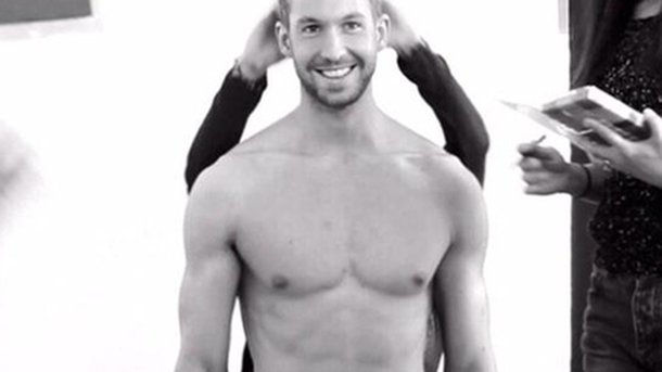 Calvin Harris est le nouveau visage d’Emporio Armani!