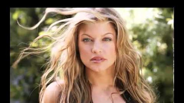 Fergie et Pitbull : découvrez « Feel Alive »