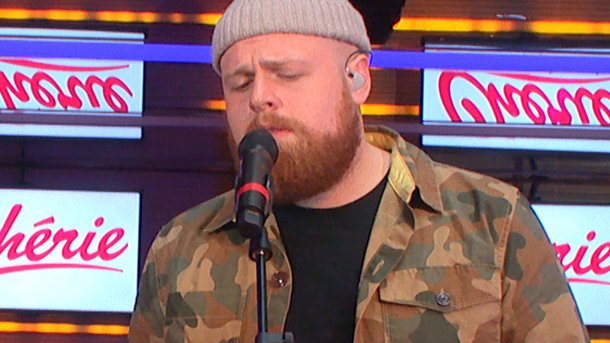 Tom Walker: découvrez « Leave a Light On » en session acoustique