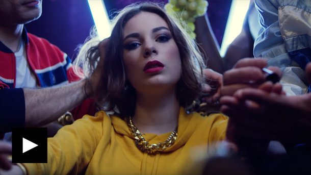 Thérapie TAXI : découvrez leur premier album et le clip «Hit Sale»
