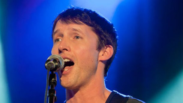 James Blunt est fiancé !