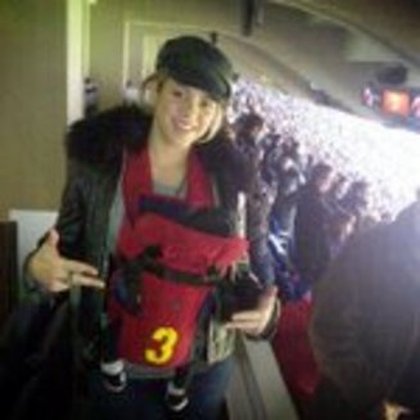 Shakira: sa première sortie officielle, à Camp Nou pour voir son papa marquer! 