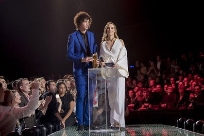 Julian Perretta et Ilona Smet - Cérémonie NRJ Music Awards 2016