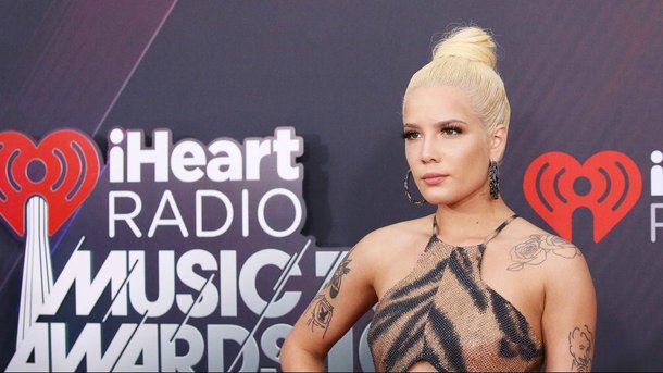 Halsey vs Pink: qui est la plus rebelle?
