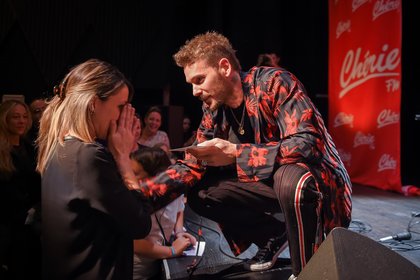 Matt Pokora rencontre ses fans lors de son Concert Super Privé Chérie FM