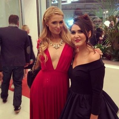 Paris Hilton : On stage presenting an award with @FlorentManaudou. #NRJMusicAwards 