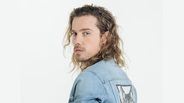 Julien Doré : c'est parti pour ses 3 épisodes de "Dix pour cent"!