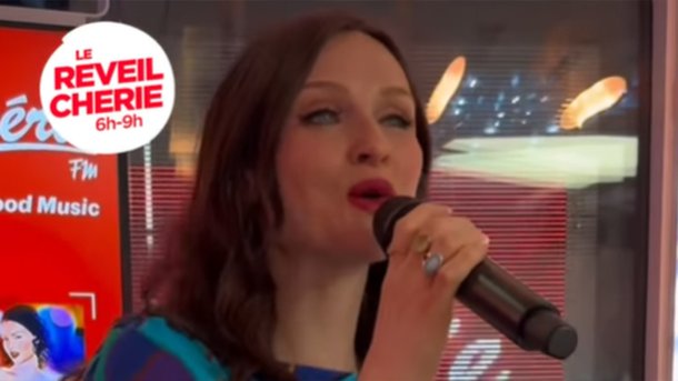 SOPHIE ELLIS-BEXTOR "Murder on the dancefloor" en live dans Le Réveil Chérie