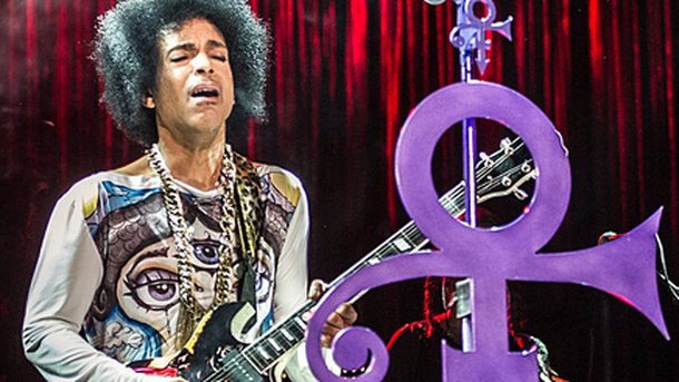 Prince : les stars rendent hommage au Kid de Minneapolis