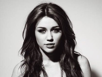 Miley Cyrus devient détective privée