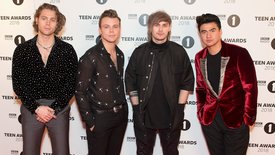 5 Seconds of Summer : découvrez les images de la rencontre des fans NRJ avec le groupe à Madrid