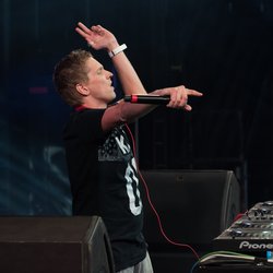NRJ in The Park Trélazé - Nils Van Zandt