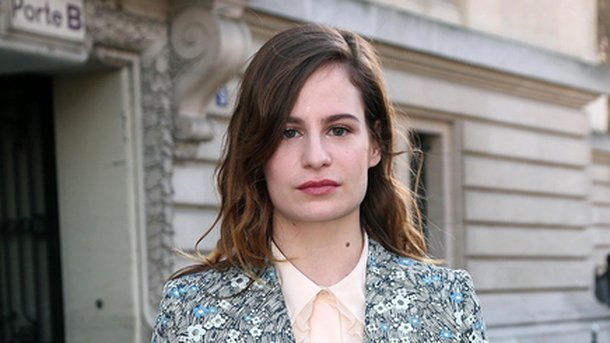 Christine and The Queens cartonne  Royaume-Uni