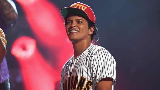 Bruno Mars offre un super cadeau à ses fans pour la Saint-Valentin