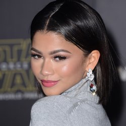 Zendaya à la première mondiale de Star Wars Episode VII à Los Angeles