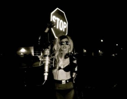 "Born This Way (The Country Road Version)" par Lady Gaga