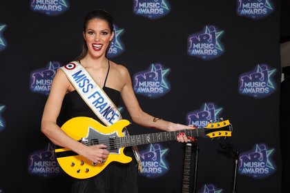 Iris Mittenaere (Miss France 2016) - Cérémonie NRJ Music Awards 2016