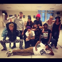 Fin de répèt pour la pokoteam version NRJ awards! Ça va danser FORT! -NMA013 -pokoteam -lastperformance -celebration 