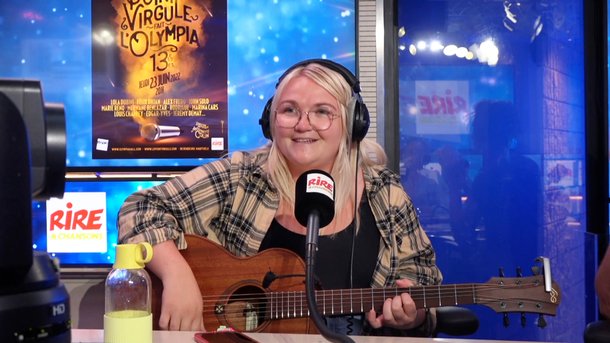 Lola Dubini à la guitare : comment elle transforme "Les Sardines" de Patrick Sébastien en hits pour "The Voice". Mais pas que....
