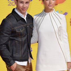 Nick Jonas et Olivia Culpo @ Kids Choice Awards 2015