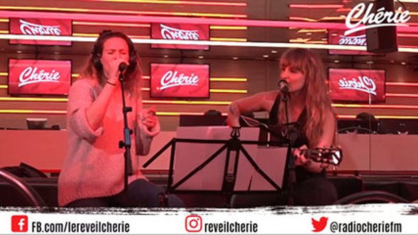 Lorie chante "Ta meilleure amie" et "Trois fois rien" en live dans Le Réveil Chérie