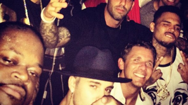 Justin Bieber : en soirée avec Chris Brown !