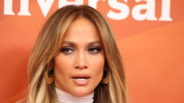 Jennifer Lopez explique les paroles de son dernier hit, «El Anillo»