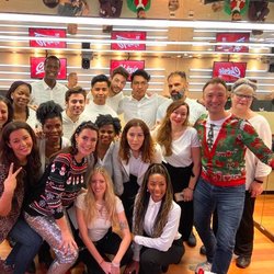 Chimène Badi et la chorale gospel Sankofa Unit sont les invités du Réveil Chérie pour fêter Noël !