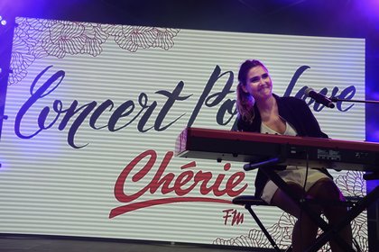 Joyce Jonathan au Concert Pop Love Chérie FM
