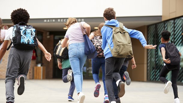 Les infos du Réveil Chérie : ce collège français ouvre une classe "Harry Potter", les élèves s'inscrivent en masse