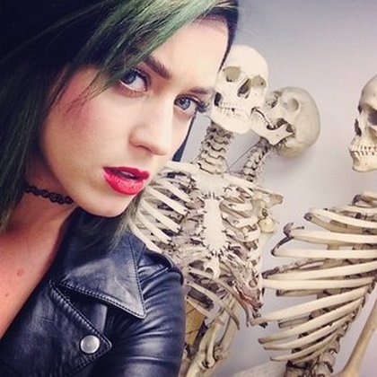 KATY PERRY : I Bone thugs-n-harmony @ da Mütter Museum  @ PHILLY 