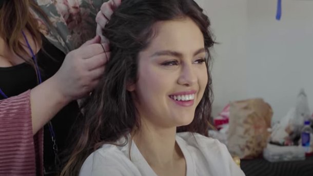 Selena Gomez partage les images des coulisses de son clip «De Una Vez»