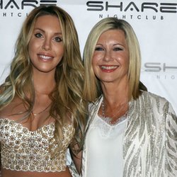 olivia-newton-john-et-chloe-lattanzi