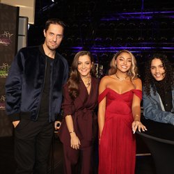 Grand Corps Malade, Camille Lellouche, Wejdene et Hatik - Backstage NRJ Music Awards Paris Edition