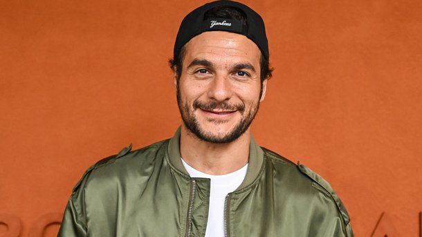 Amir revient avec la chanson d’amour « Complémentaires »