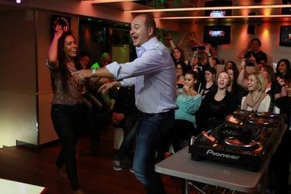 Jeudi 18 octobre avec Amel Bent et le Dj Michael Canitrot