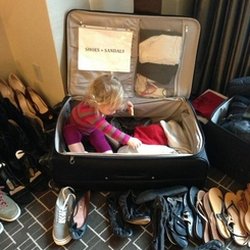 Pink: regardez qui j'ai trouvé dans ma valise à chaussures!!!!!
