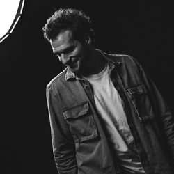 Amir - J-1 avant la cérémonie des NRJ Music Awards 2024