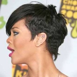Devinez à quelle star sont ces tatouages ?