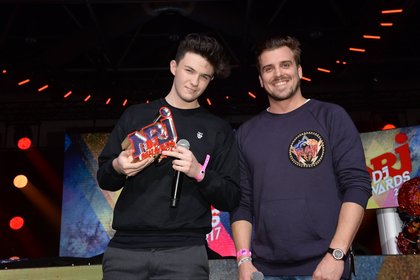 Petit Biscuit et Feder - NRJ DJ AWARDS 2017
