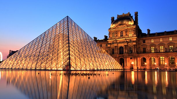Les infos du Réveil Chérie: Airbnb vous offre une nuit en amoureux dans le Louvre