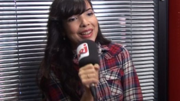 Indila raconte l'histoire de son hit « Dernière Danse »!