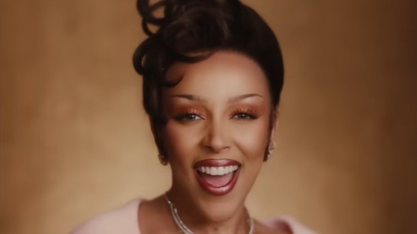 Doja Cat replonge dans la pop 80/90 avec "Vie", son nouvel album