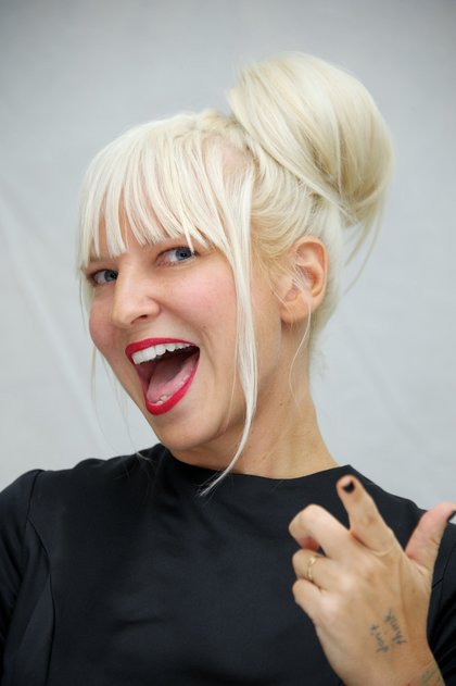 Sia dévoile son visage!